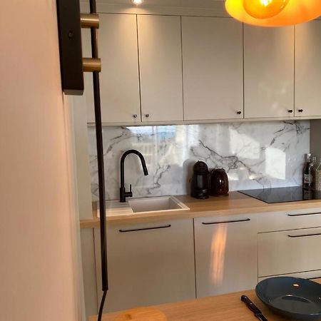 Le Cali, P2 Cabine Dans Une Residence Avec Piscine, Vue Mer Et Parking Prive ลา กร็องเดอ-ม็อต ภายนอก รูปภาพ