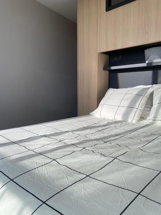 Le Cali, P2 Cabine Dans Une Residence Avec Piscine, Vue Mer Et Parking Prive ลา กร็องเดอ-ม็อต ภายนอก รูปภาพ