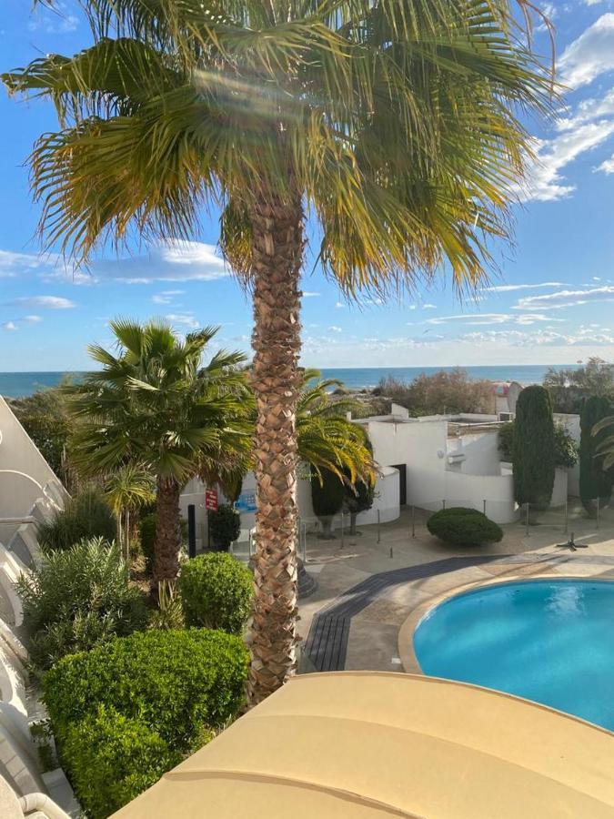 Le Cali, P2 Cabine Dans Une Residence Avec Piscine, Vue Mer Et Parking Prive ลา กร็องเดอ-ม็อต ภายนอก รูปภาพ
